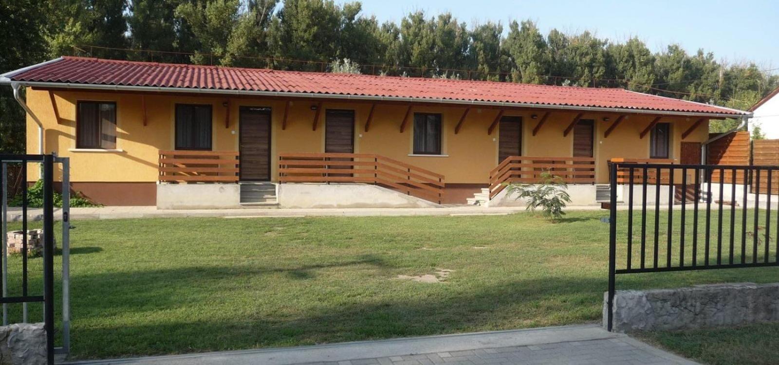 Summer Apartments Tiszakécske Екстериор снимка